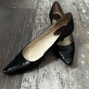 Calvin Klein kitten heal shoes black size 8.5